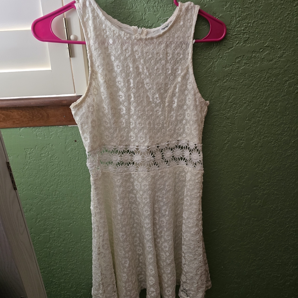 Elegant White Lace Dress